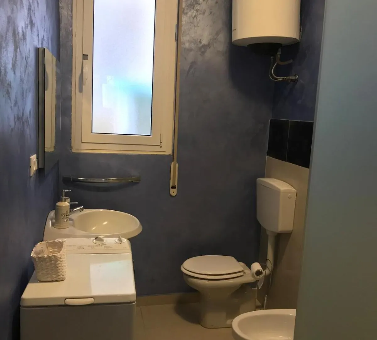 Blue Apartament San Remo 0*,